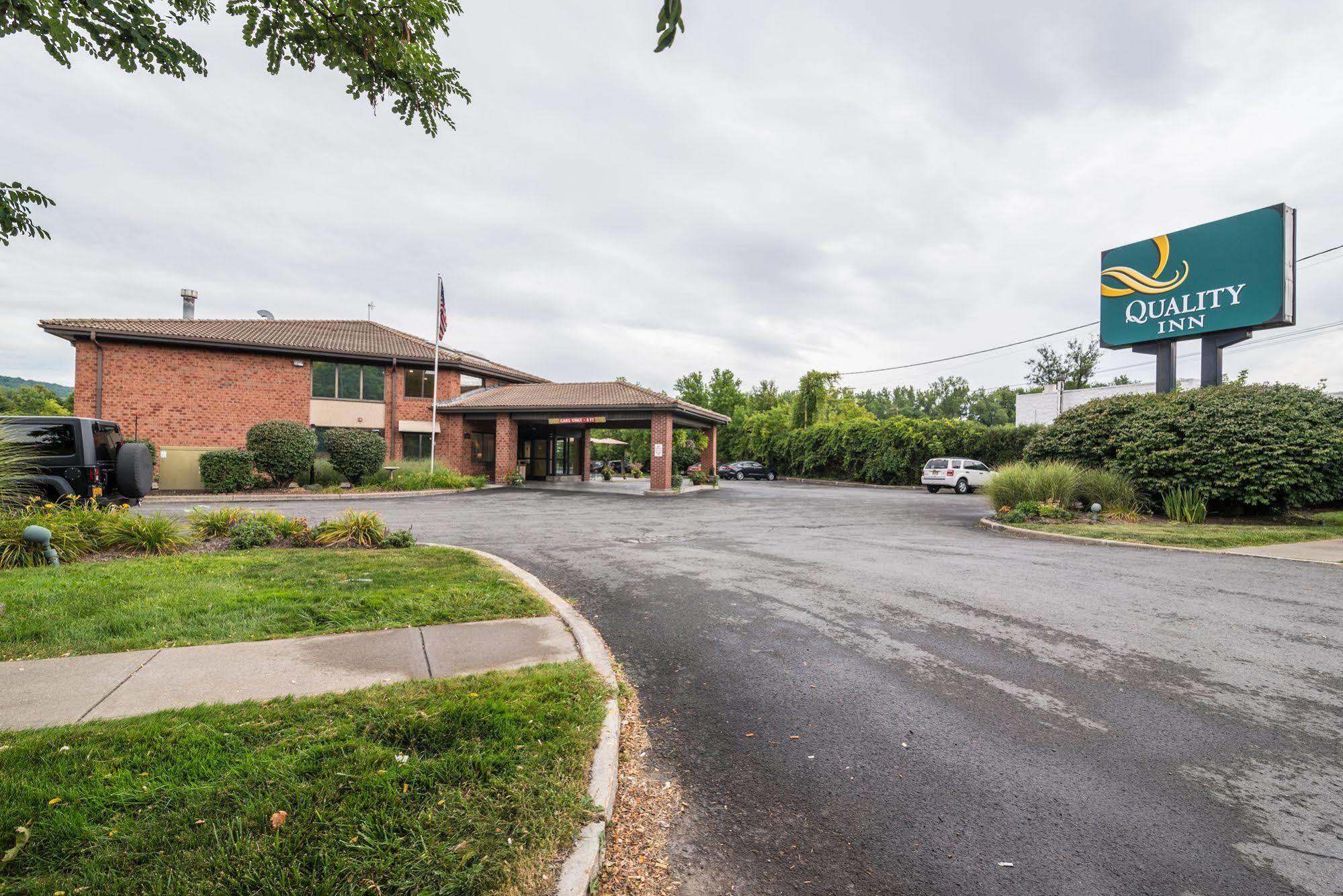 Quality Inn Ithaca - University Area Zewnętrze zdjęcie